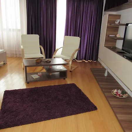 Purple Studio * Mamaia